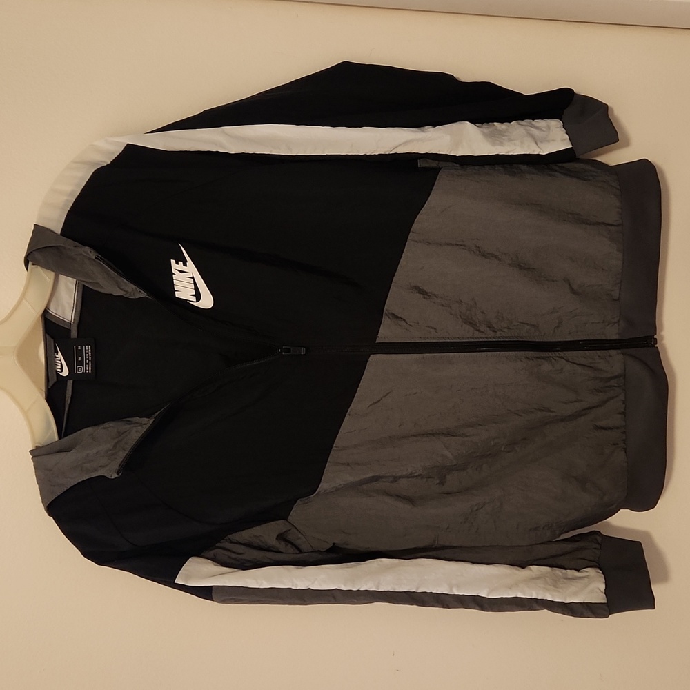 Boys NIKE windbreaker jacket size XL